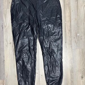 Lysse Women's Black Trousers
